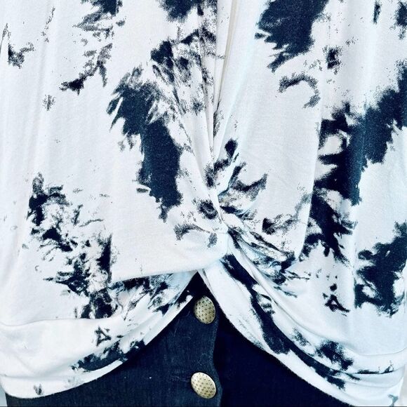 Cha Cha Vente Cold Shoulder Long Sleeve Tie Dye Top Black White Womens - Picture 3 of 11